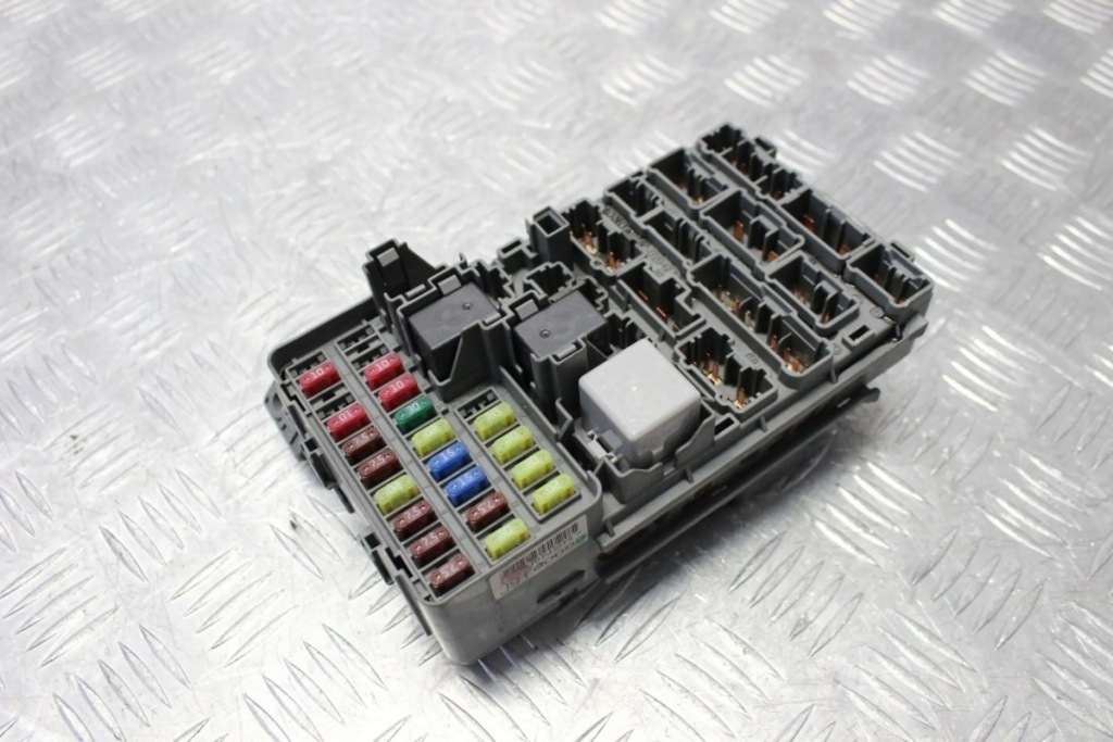 фото №1, Honda crv cr-v 02-06 lift 2,2 корпус предохранителей коробка
