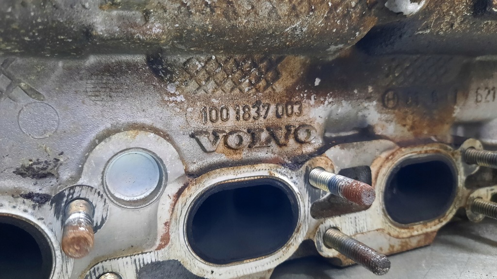 фото №8, Головка двигателя 10011837003 volvo s60 v70 ii 2.4b