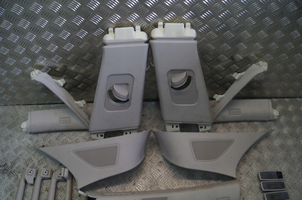 фото №11, Maserati levante потолок панорама