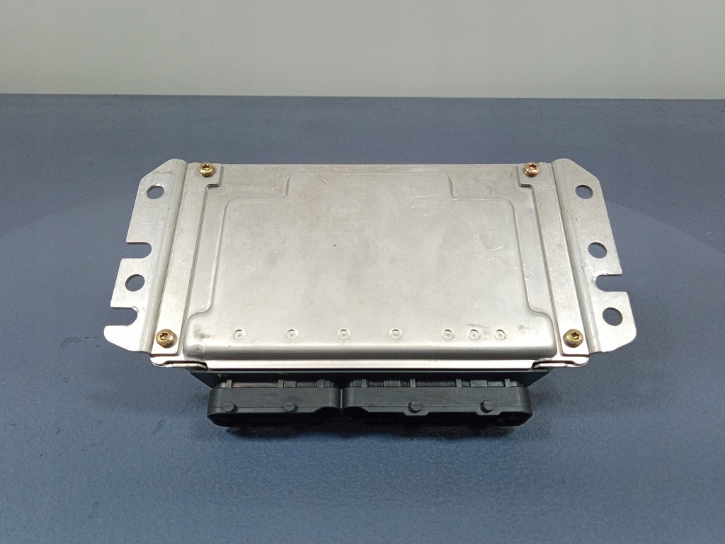 фото №4, Carens ii 1.8 16v блок керування двигуна 39110-2y500