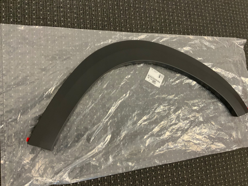 фото №13, Молдинг крыла правая левая передняя peugeot 2008 i