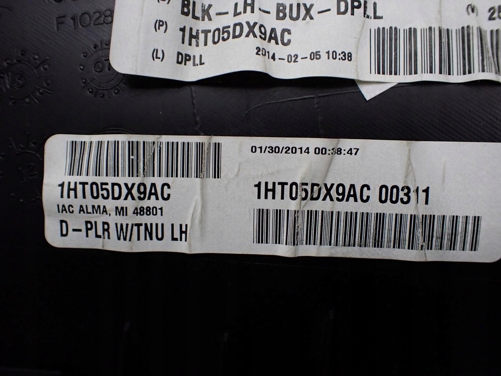 фото №8, Обшивка защита стойка багажника левый задняя 1ht05dx9ac lancia voyager 15r