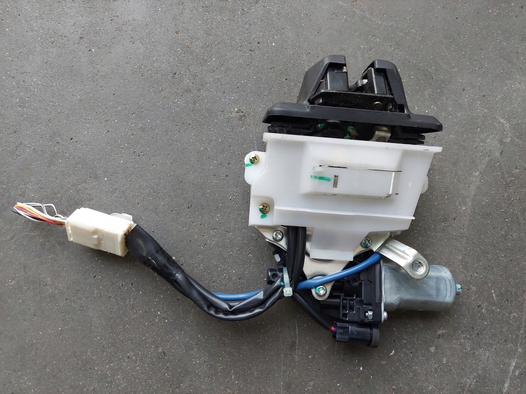 фото №1, Замок крышки багажника 412320-10080 lexus rx ii 400 300 rx400 h