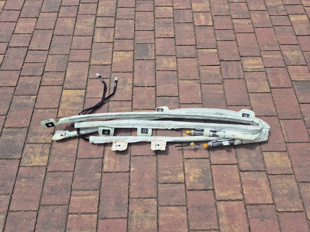 фото №1, Шторка безопасности правая левая mercedes w212 lift kombi