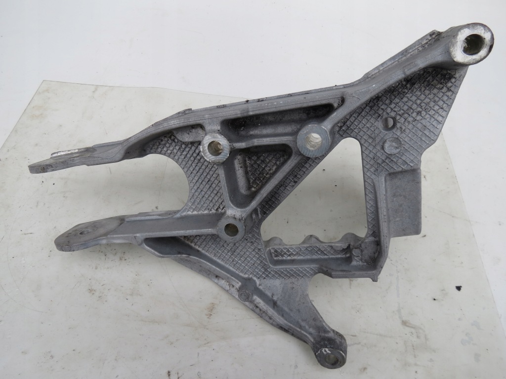 Кронштейн подвеска кабины scania 420 1409342 в Украине