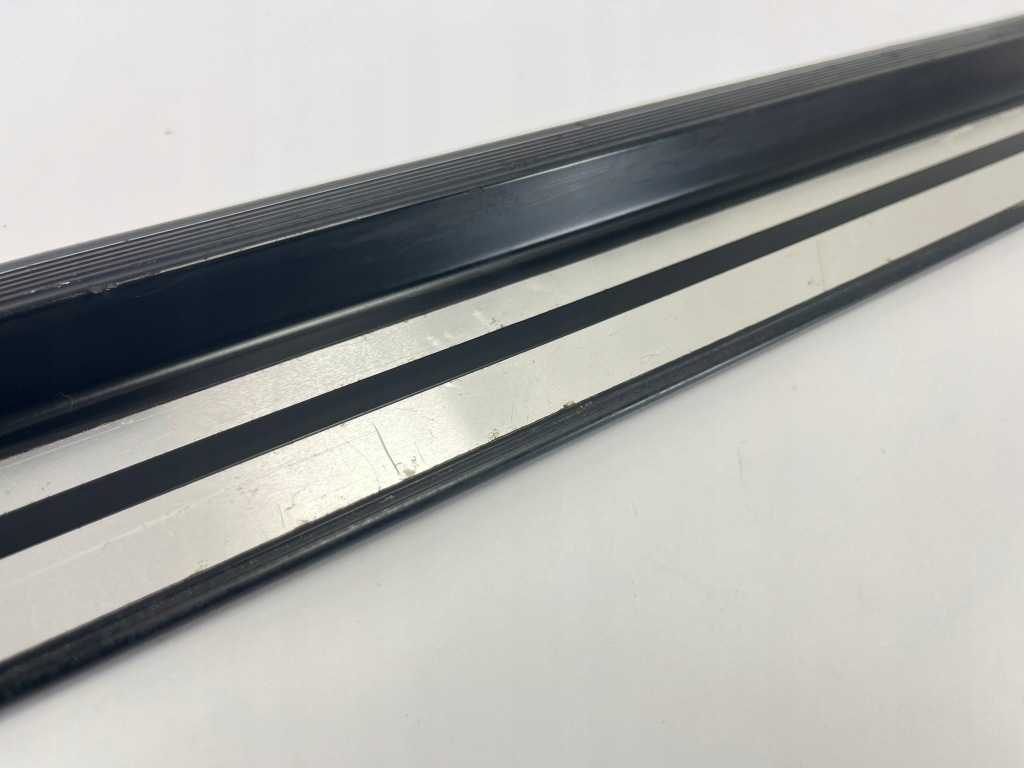 Молдинг порог накладка порог mercedes w124 sedan универсал задний  правый левый Цена