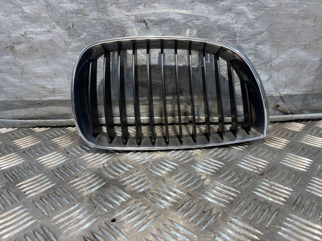 фото №1, Решітка радіатора решітка радіатора права bmw e87