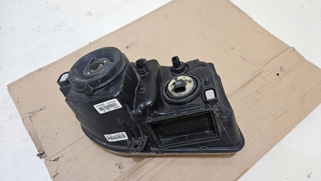 фото №9, Лампа перед передняя левая chrysler 300c линза