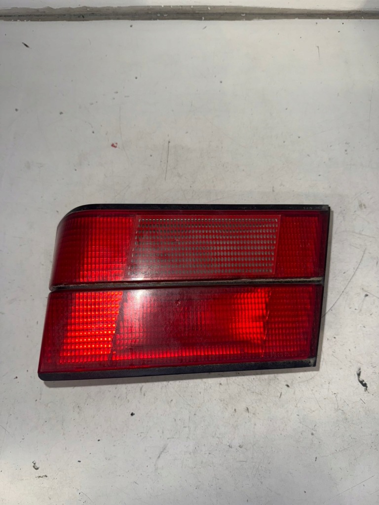 Купить Bmw e34 sedan лампа правая задний  крышка багажника