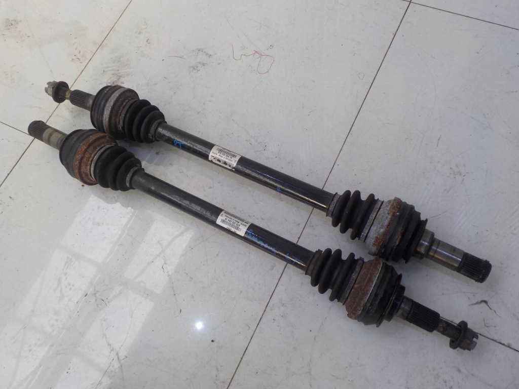 фото №1, Panamera 970 приводной вал левая lub правая задняя 97033202410