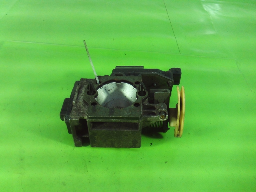 фото №1, Renault clio ii 1.4 8v дроссельная заслонка 3435201597