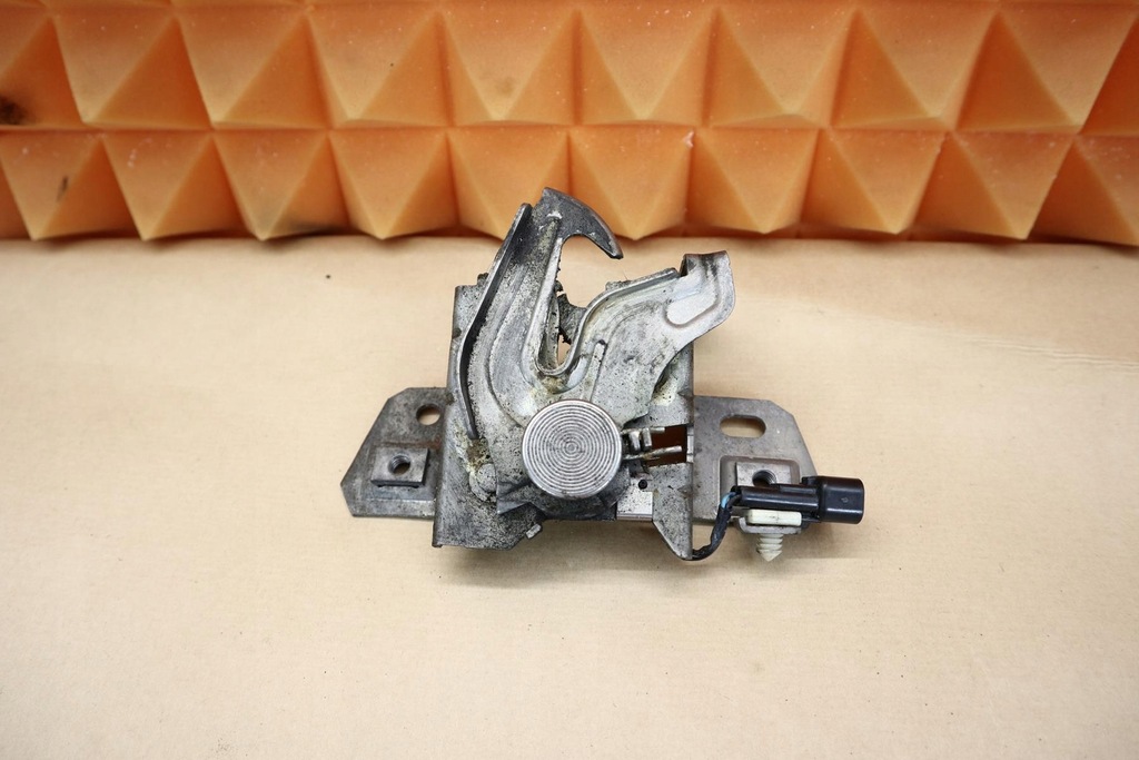 фото №1, Volvo v50 lift замок засов капот