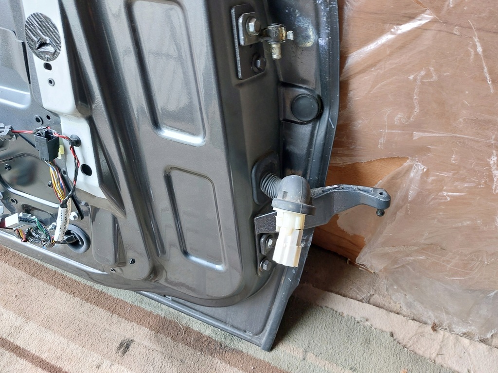 фото №9, Дверь левая полный aston martin vantage 16r meteorite silver