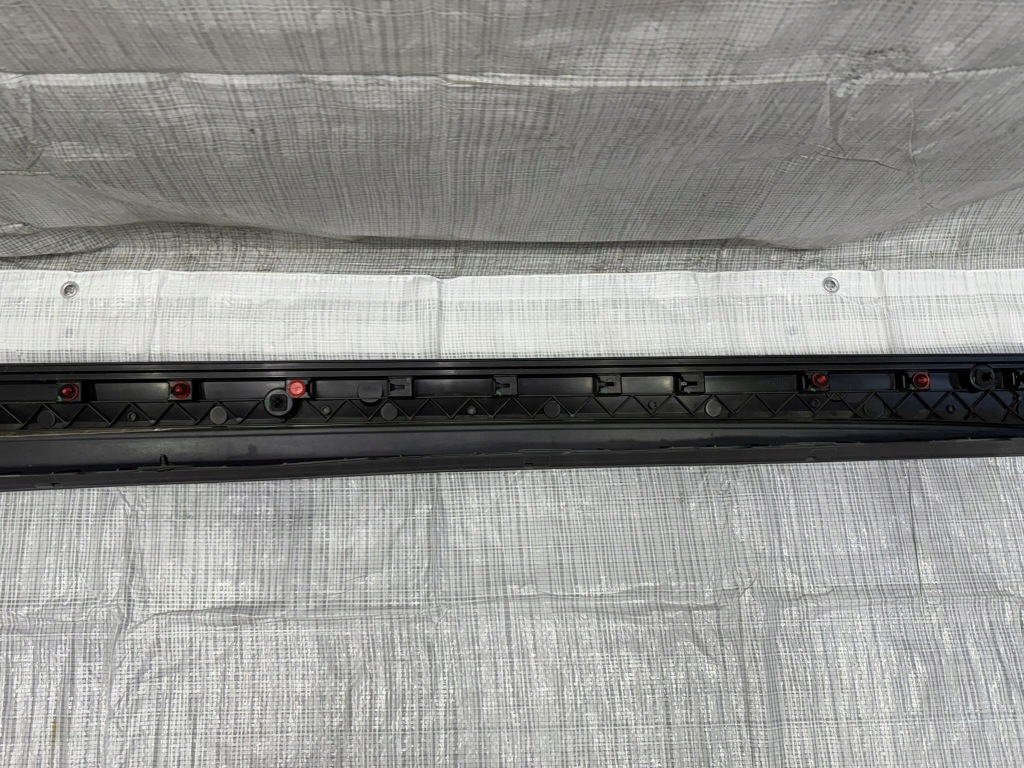 Накладка накладка порога  ліва maserati grecale modena 670195182 Зі Шроту