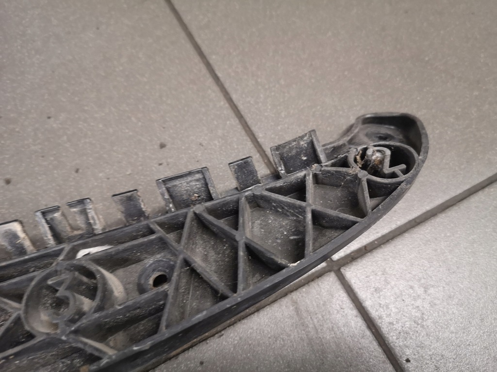 фото №6, Напрямна бампера лівий задня audi a6 c5 4b0807453f