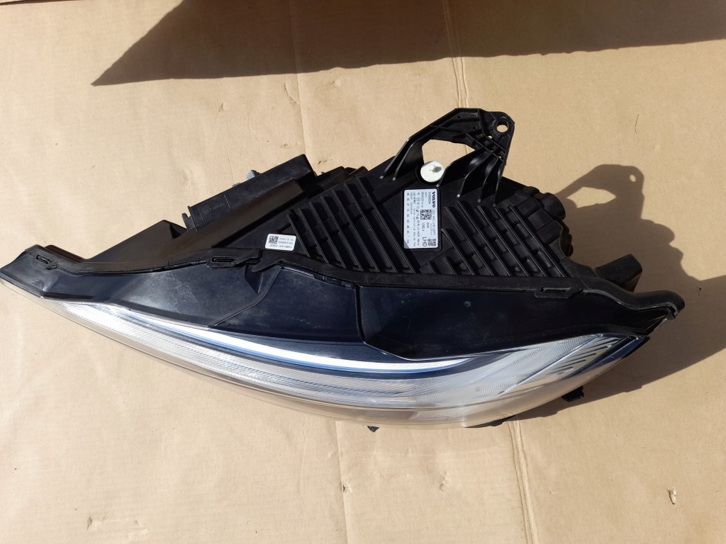 Фара левая volvo xc60 2 full led mid оригинал . cała европа Недорого