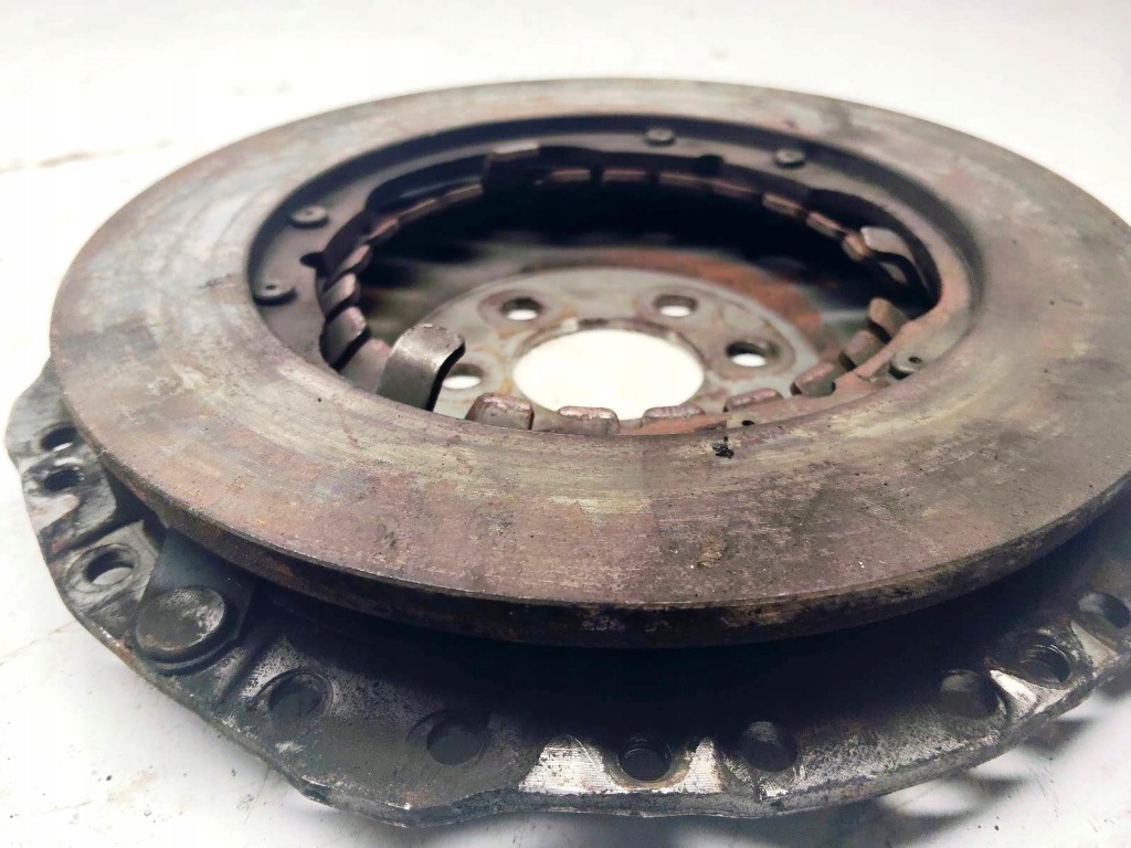 Зчеплення диск притиск audi a3 8l 1.6 8v mpi 027105273d Ціна