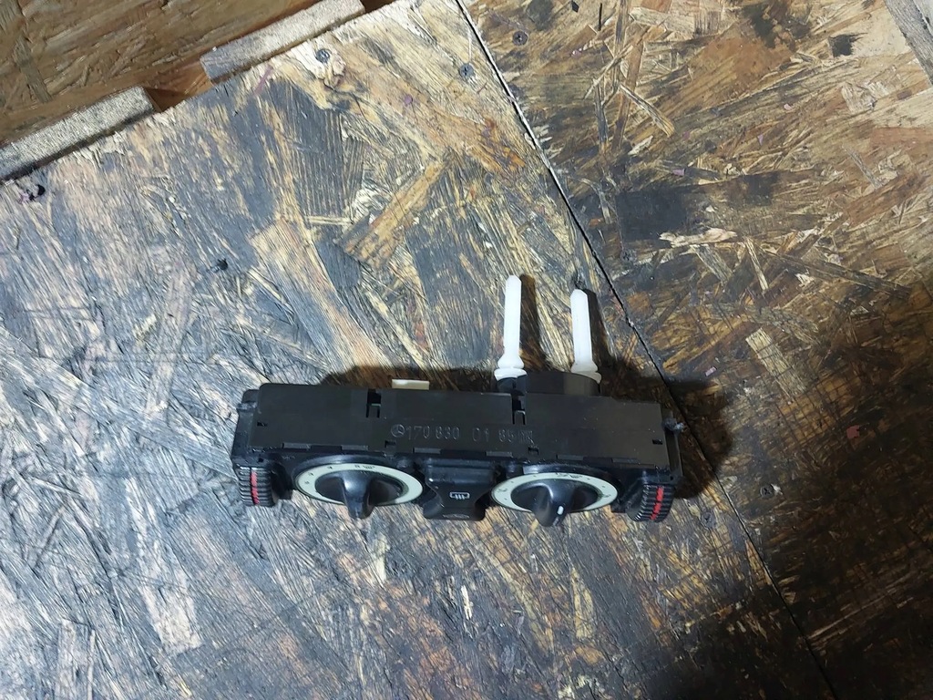 фото №9, Панель обдув кондиціонера mercedes clk w208 1708300185