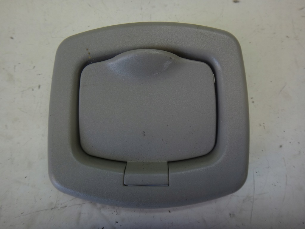 фото №1, Крючок кронштейн шторка левый задняя bmw e91