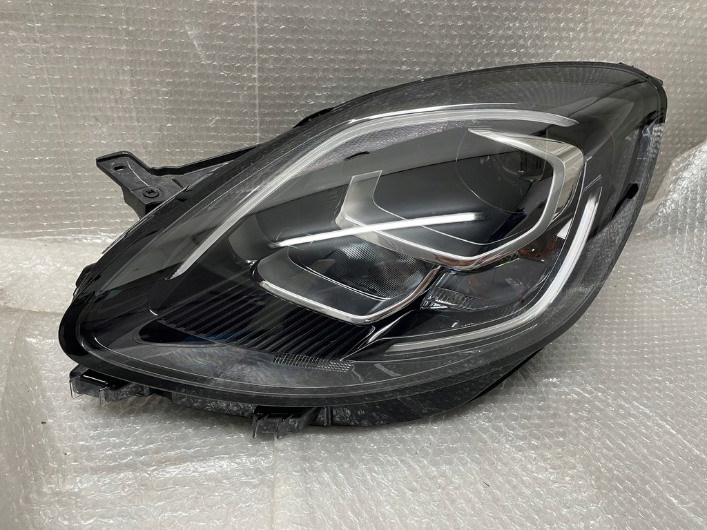 фото №1, Lama передняя левая ford puma mk2 led