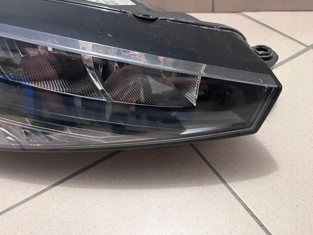 фото №7, Лампа передня перед права skoda scala skala full led 19-