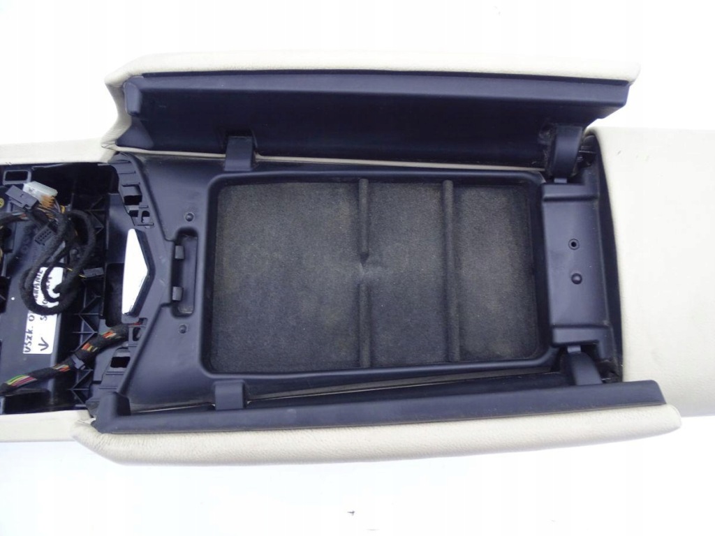 Maserati quattroporte vi 12-24 тунель середній підлокітник бежева шкіра європа Недорого