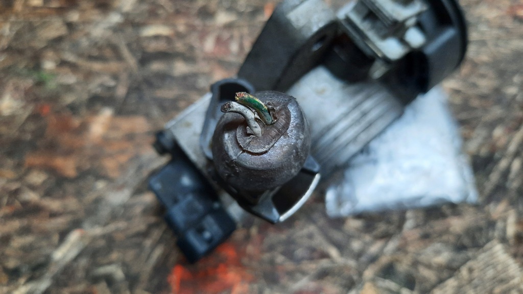 фото №4, Дроссельная заслонка citroen xsara picasso 1.6b 01r