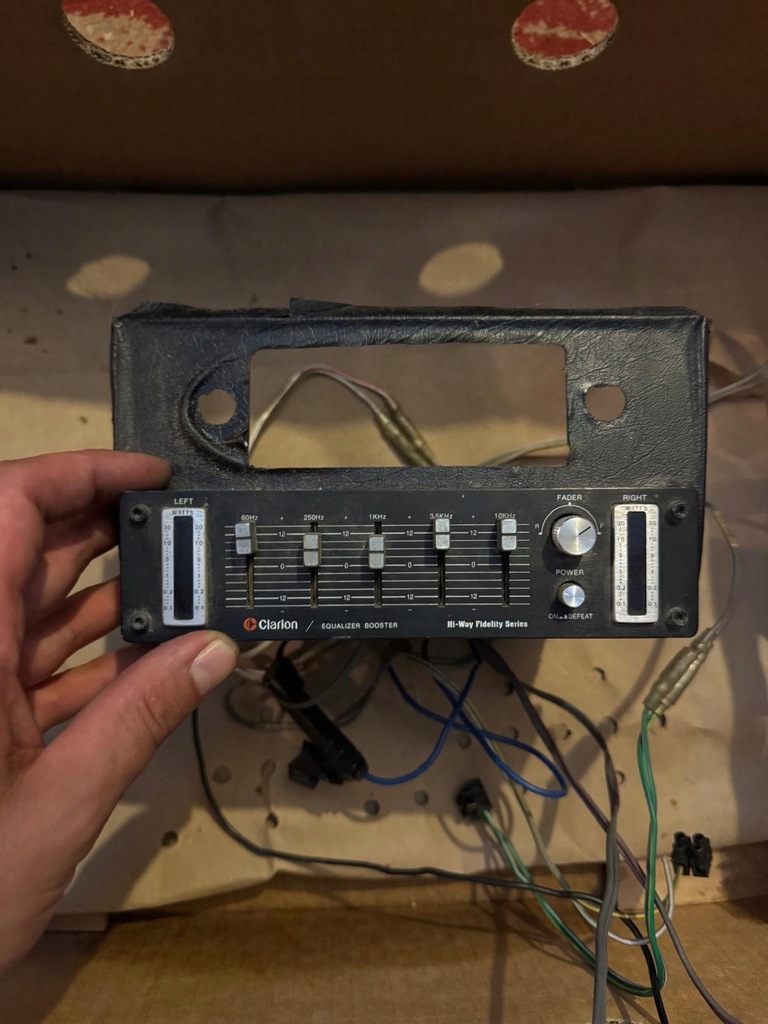 фото №1, Усилитель радио автомобильный clarion 300eqb