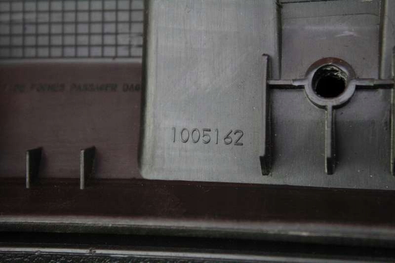 фото №12, Бардачок пассажира peugeot 308 1 i 08r