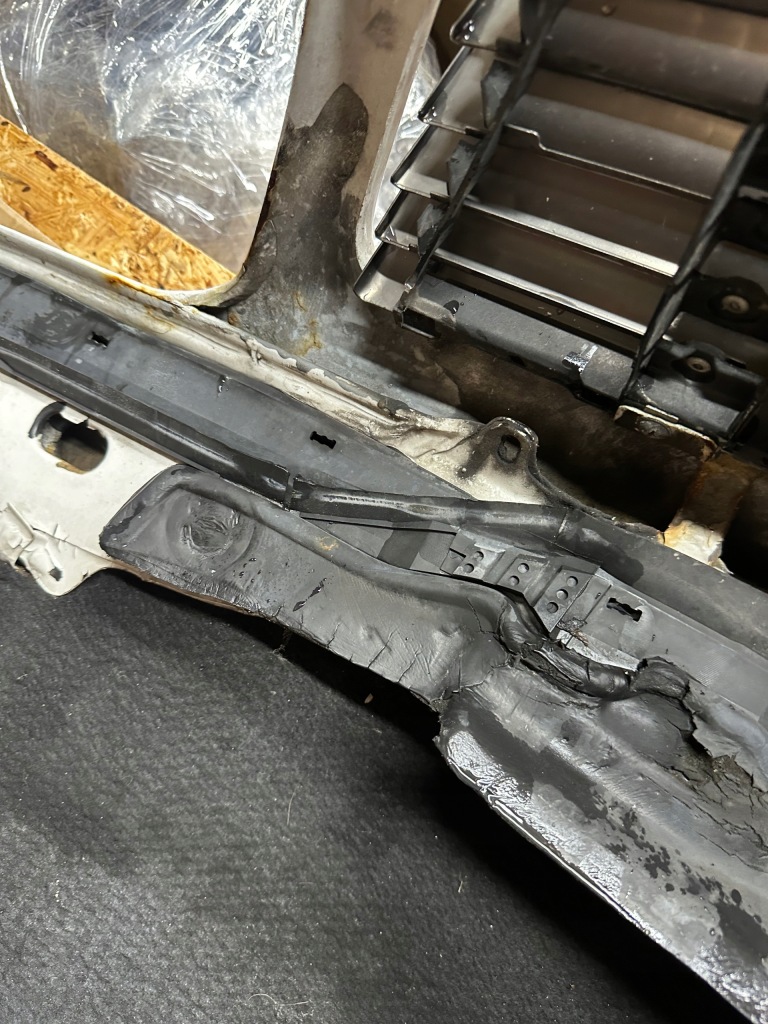 Капот кришка двигуна решітка радіатора mercedes sl w129 r129 a1298800185 Зі Шроту