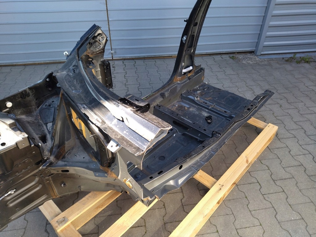 фото №7, Четверть четверть перед правый чашка картер сцепления порог блок двигателя правый volvo s60 iii