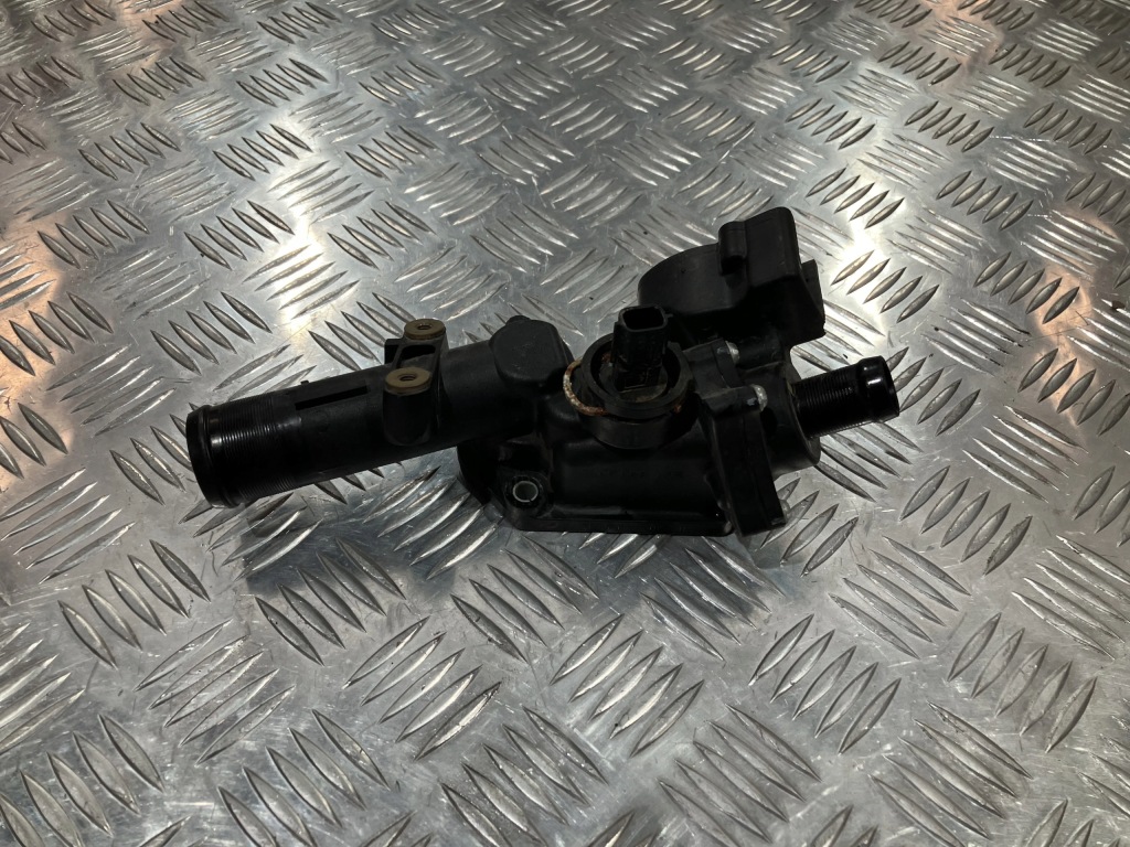 фото №1, Корпус термостата a klasa w176 1.5 cdi