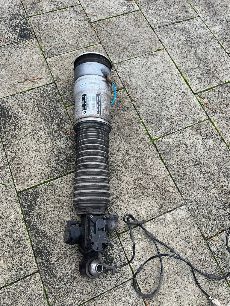 фото №1, Bmw 7 f01 f02 lci lift амортизатор задня задній правий 6858814