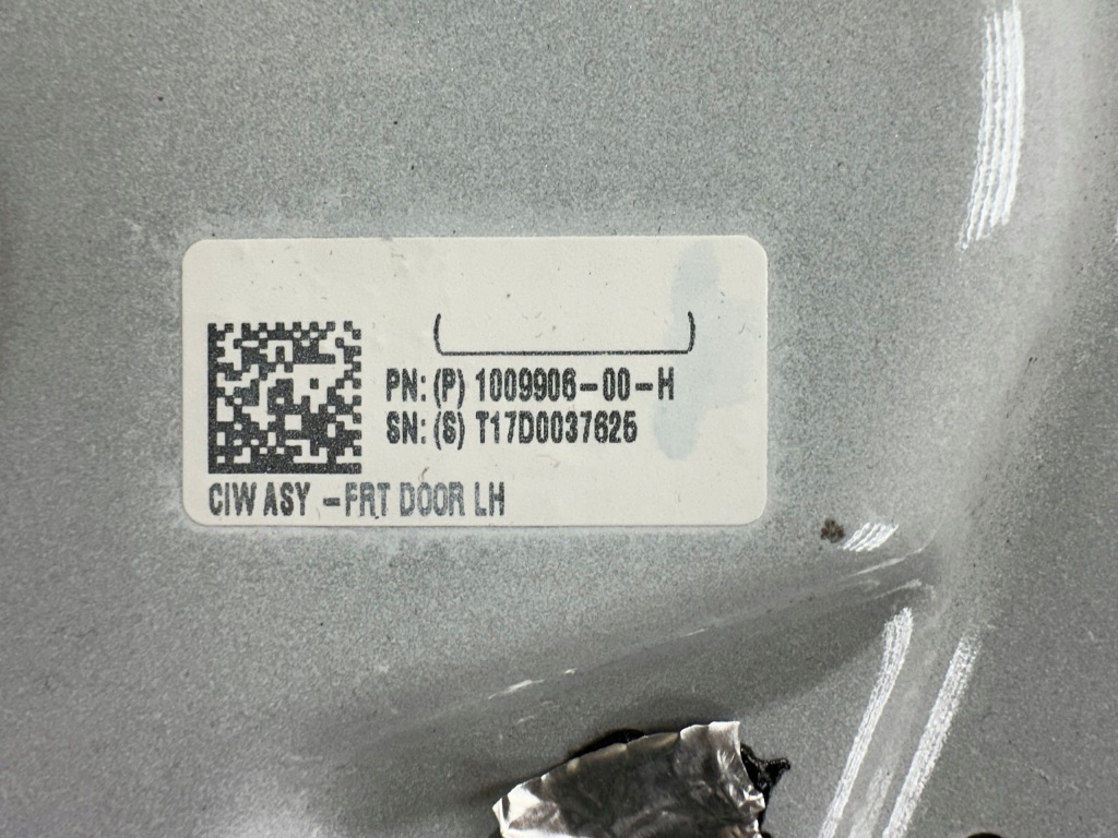 Дверь левый перед tesla model x 100990600h в Украине