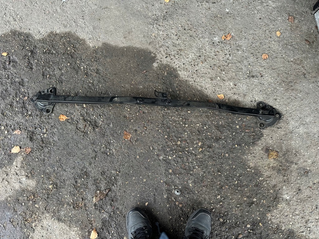 фото №1, Кронштейн распорка перед передняя чашка volvo v40 ii 12-19