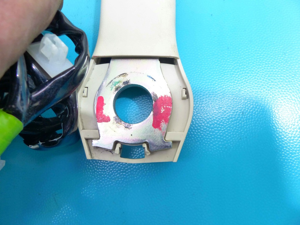 Замок поперечина лівий перед lexus ls iv ls600h eu в Україні