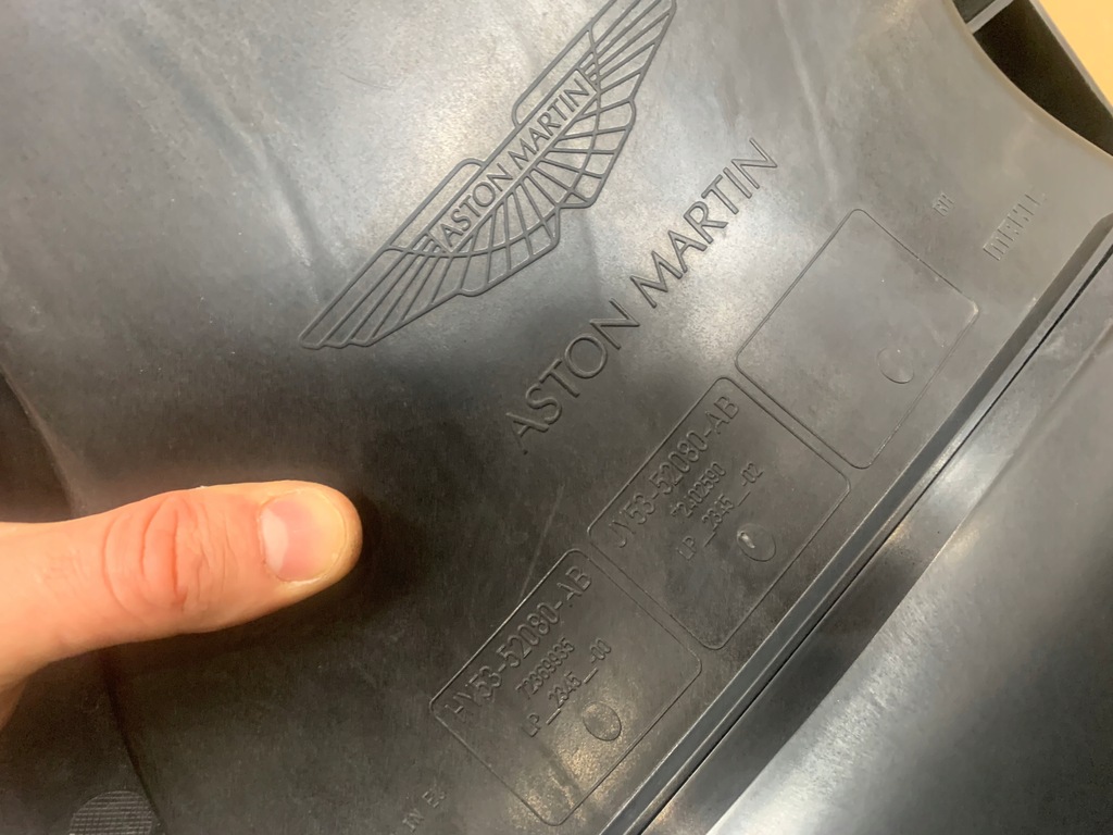 фото №7, Aston martin db11 корпус фильтра воздуха правая org