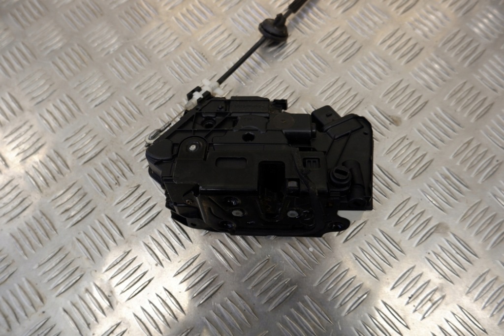 фото №9, Замок задних правых дверь vw tiguan 5n_ 5n0839016e 2.0l дизель 103kw