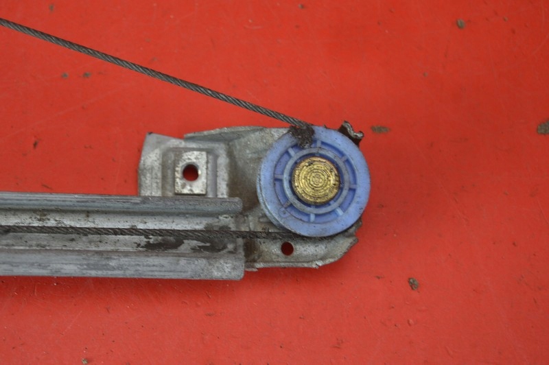 Подъемник стекло правый задний  mercedes 190 w201 sedan рестайлинг  88-93 Киев