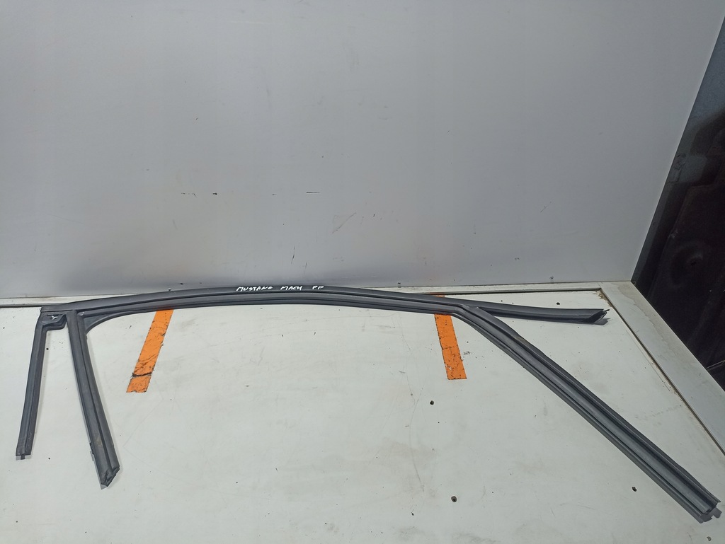 фото №1, Ford mustang mach-e прокладка дверь правая передняя