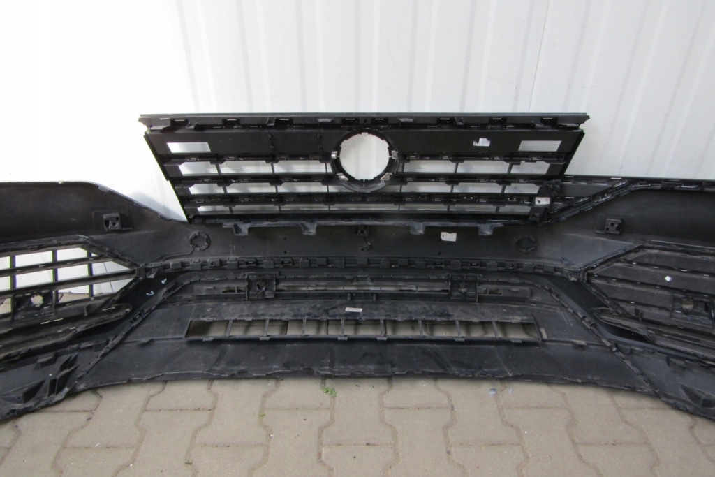 Бампер передок  передний vw touareg 3 3 760 18- с Разборки
