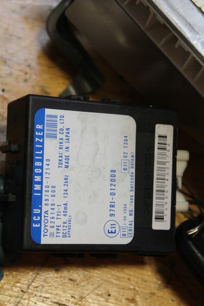 фото №14, Бортовой компьютер блок управления двигателя toyota оригинальный номер 89666-02110