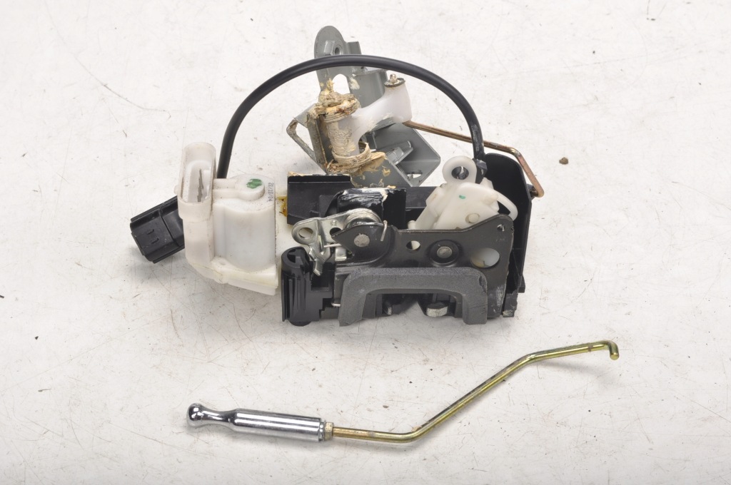 Купить Bentley arnage замок дверь правый задний  задний