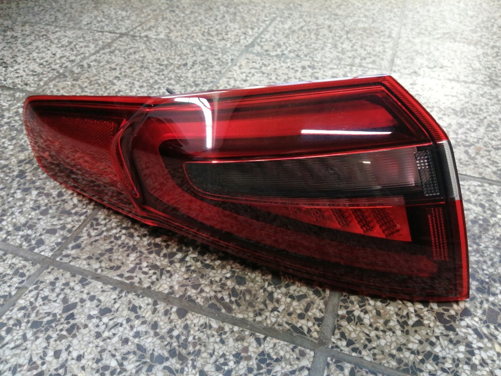 фото №3, Alfa romeo stelvio 2016- лампа задня права ліва