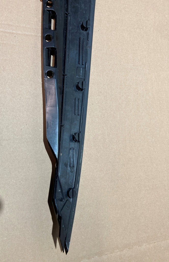 фото №8, Молдинг крыша левая aston martin db11