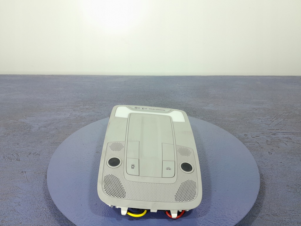 фото №1, Audi q2 лампа стельовий освітлення салону кабіни 81a947135e