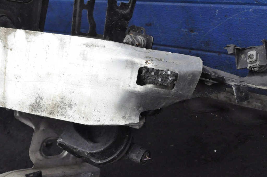 фото №6, Bmw f21 pas передний усилитель