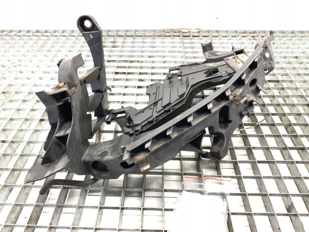 Купить Кронштейн  фара левый audi a4 b8 8k0805607l