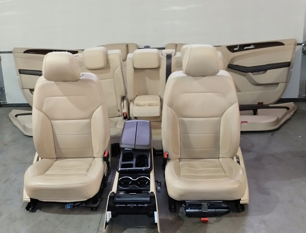 Купить Сиденья заднее сиденье обшивки 7 человек mercedes gl gls w166 x166 eu комплект