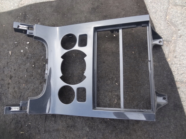 фото №1, Рамка защита радио панель peugeot 5008 i